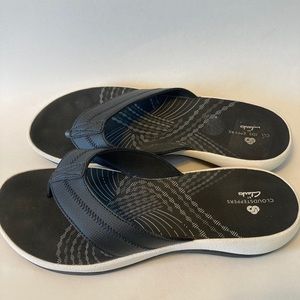 Clarks Cloudsteppers Thongs